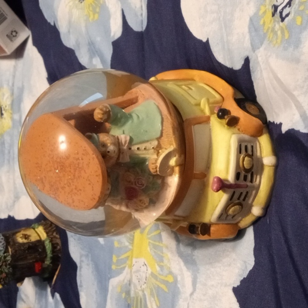 Just married snow globe music box